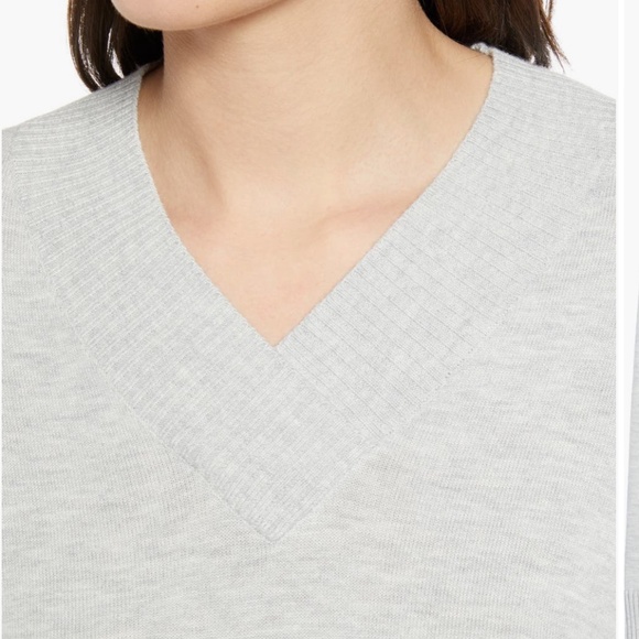 NWT Treasure & Bond V-Neck Sweater. Grey Light Heather. Size S - Picture 4 of 9